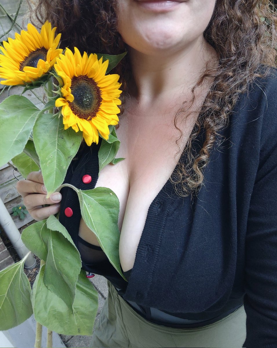 LadyEvesecrets's tweet photo. Hello, lovely new follower.  Welcome to my world of softness. https://t.co/LKtBYc7Kf3