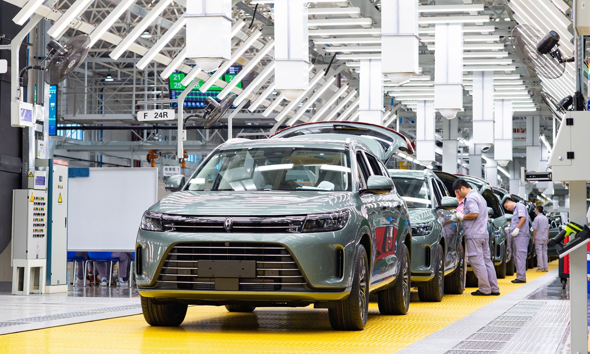 globaltimesnews's tweet photo. #China’s production and sales of new energy vehicles (#NEVs) both hit 7 million units in the first half of 2026, recording growth respectively, according to data released by the China Association of Automobile Manufacturers on Thursday. From January to June, China’s NEV production reached about 7.44 million units while sales reached nearly 7.45 million, the data showed.