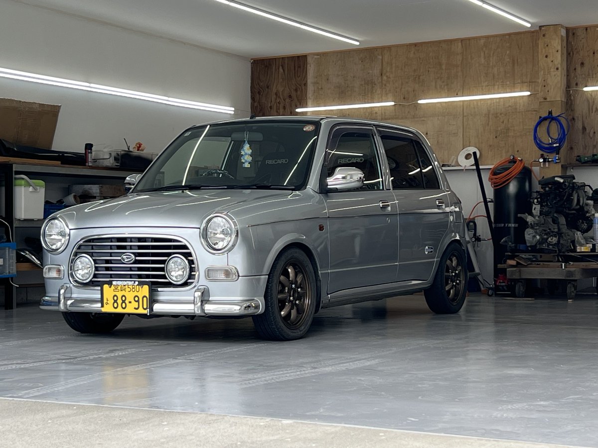 ryoota0305's tweet photo. リアの車高も落としたしツラもある程度出した。キャリパーとローターも交換したから後はエンジン載せ替えと色変えだけ🙄 https://t.co/FatLXNx3U5