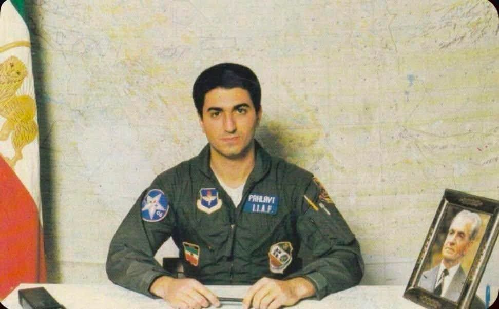 bita_bita2's tweet photo. تنها دلیل ادامه دادن یک ملت، ایمان آن ملت است.
و امروز، برای بسیاری از ایرانیان، این امید و ایمان در نامی خلاصه می‌شود:

👑 رضا پهلوی دوم 👑

جاوید ایران 🇮🇷
جاوید شاه.

#RezaPahlavi #Iranshahr #Pahlavi https://t.co/rkWwcL0MOW