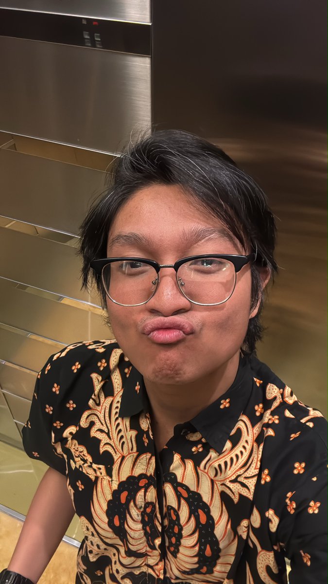 Fetlica's tweet photo. pap td pagi, ni org skrg lebih pilih nonton one piece drpd cht sm ak😑 https://t.co/chfu7eoA0W