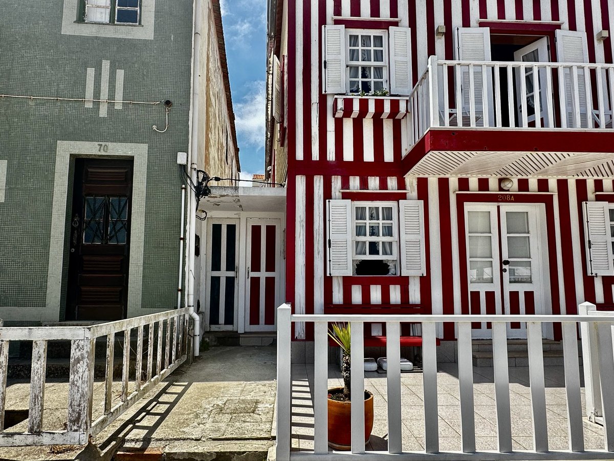Annabaesle's tweet photo. #CostaNova #Portugal https://t.co/4pZtTVnnhp