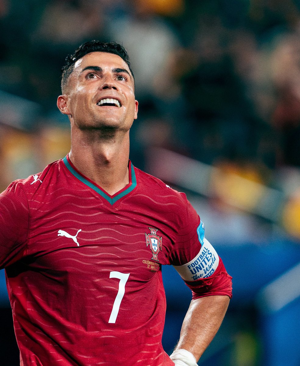 uzairijaz25's tweet photo. Cristiano Ronaldo 🐐🇵🇹
 No corruption, no alcohol, no tattoos, no drugs, no negativity. Just passion, determination, and hard work. https://t.co/TaoIyvBxb6