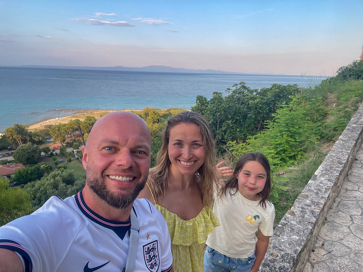ketchetpitchen's tweet photo. @ThatLondonLady @England @FIFAWorldCup I was born in Russia, live in the Netherlands, and have supported England since 2008 https://t.co/WOzpK6JOGA