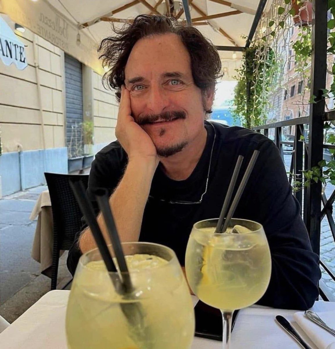 kimcoatesfp's tweet photo. Well, @KimFCoates , a few months ago I saw the movie "Solo mío", it finally premiered in Spain, and let me tell you, it’s been a huge success. You deliver an incredible performance and are brilliant in everything you do. I have immense admiration for your work. ❤️✨ https://t.co/ziF6sRDfvS
