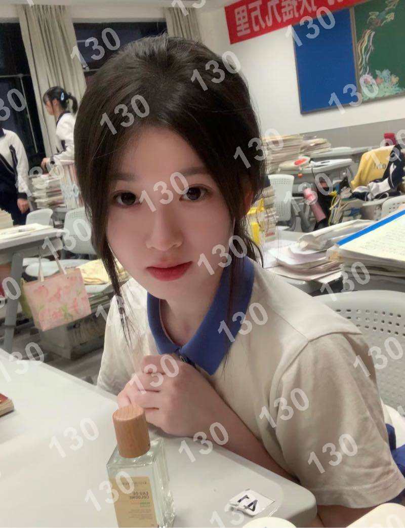 aiisha95_'s tweet photo. 新华街道
#江汉
#武汉
👉助理@francieleroman2
看上了��截图妹子便客服快速安排
生活不是为了钱，但是想要的生活都需要钱。 https://t.co/FSFiaPNCXK