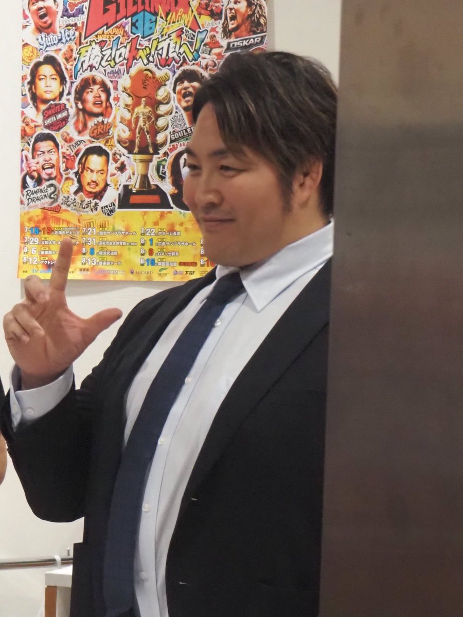 leo_ole8's tweet photo. 横顔にも定評のある棚橋さん☺️

#njpw #棚橋弘至 #G1CLIMAX36 #京王百貨店 https://t.co/22mHN4Awj2