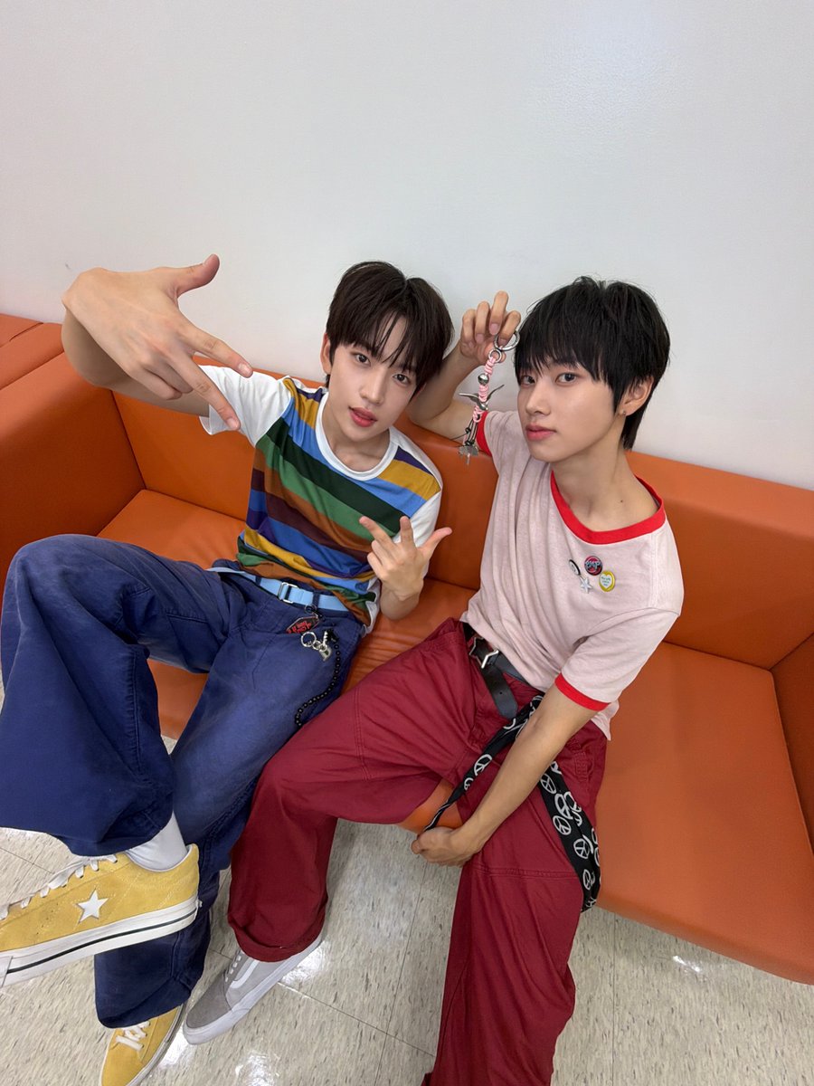 IDID_starship's tweet photo. [🌠] #김민재_DID #박성현_DID
Let me introduce my keyring 🙆‍♂️

#IDID #아이딧
#KIMMINJAE #김민재
#PARKSEONGHYEON #박성현 https://t.co/Qb5Lbc6OI9