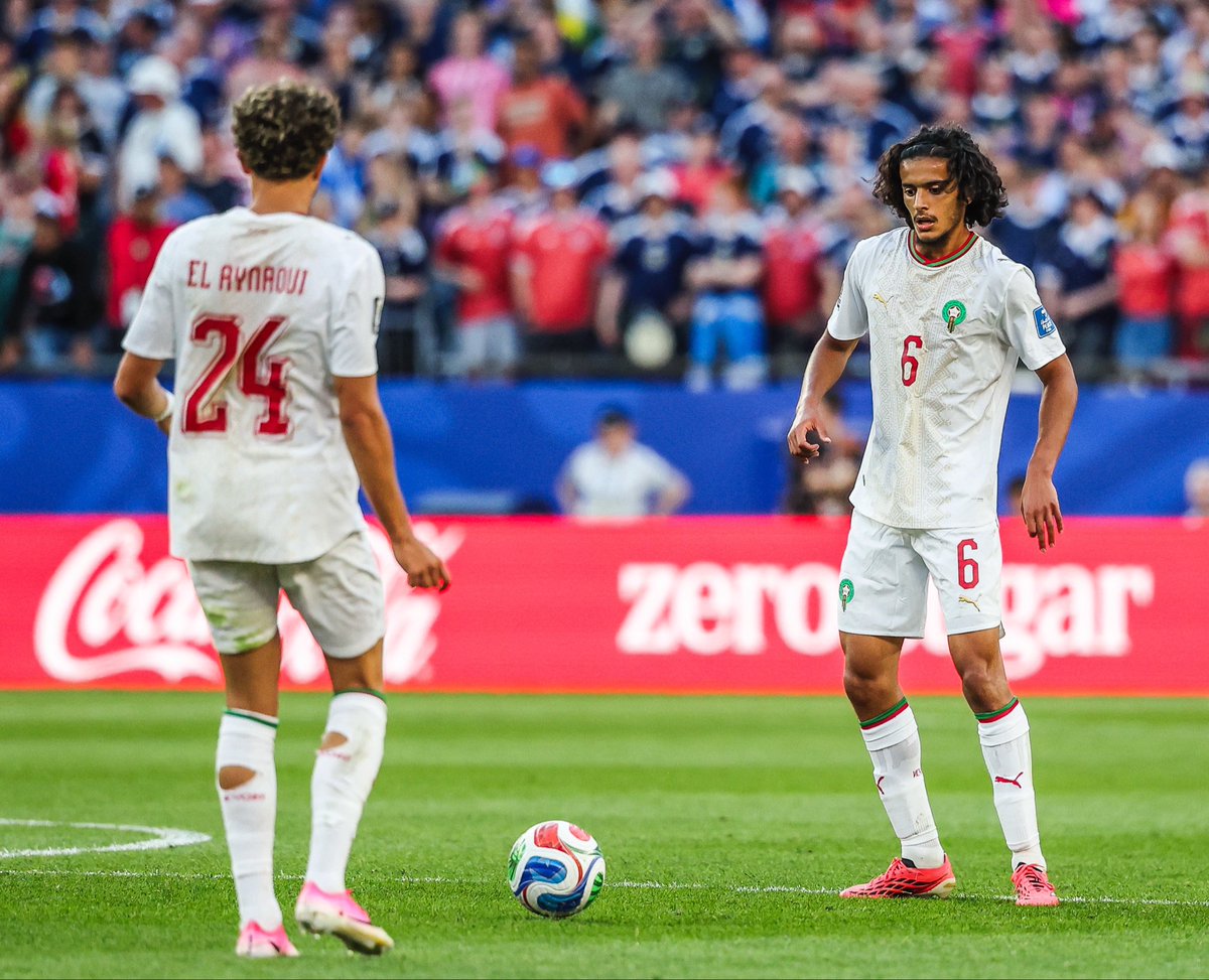 ActuFoot_'s tweet photo. 🚨 Walid Acherchour : « DANS CETTE COUPE DU MONDE, IL N'Y A AUCUN MILIEU DU MAROC 🇲🇦 QUI SERAIT TITULAIRE EN ÉQUIPE DE FRANCE 🇫🇷. ❌

Et de l’autre côté, je pense que TOUS nos milieux de terrain en équipe de France 🇫🇷 seraient titulaires au Maroc 🇲🇦. » 

🎙️ @AfterRMC https://t.co/iCpVUywBeN