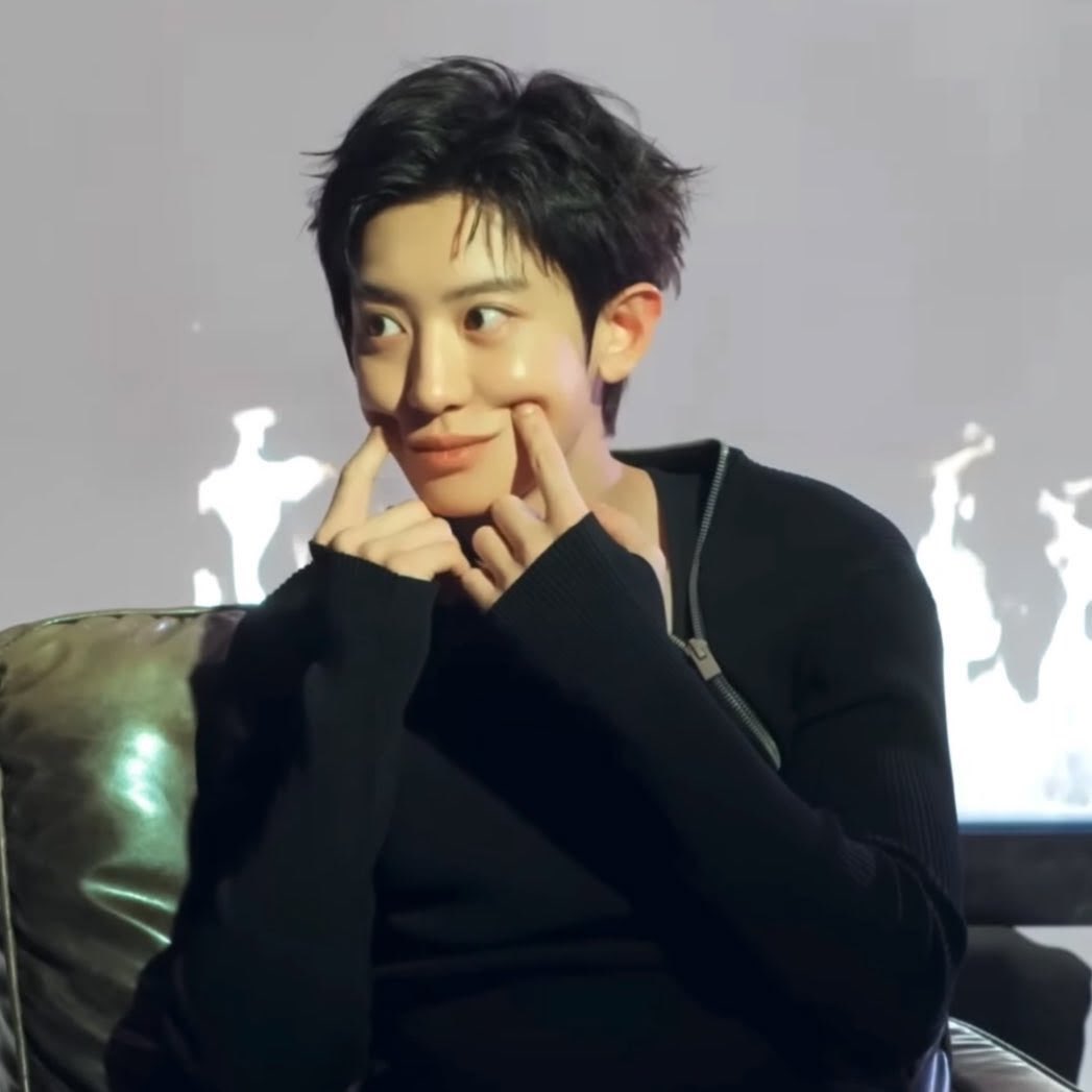 thecityscape's tweet photo. 박찬열 말랑매끈반짝 볼살 똑 띠어묵기 https://t.co/hiNKYl0t1h