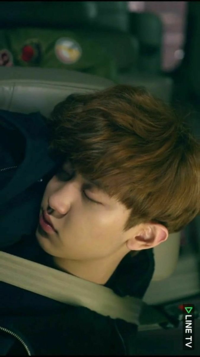thecityscape's tweet photo. 박찬열 말랑매끈반짝 볼살 똑 띠어묵기 https://t.co/hiNKYl0t1h