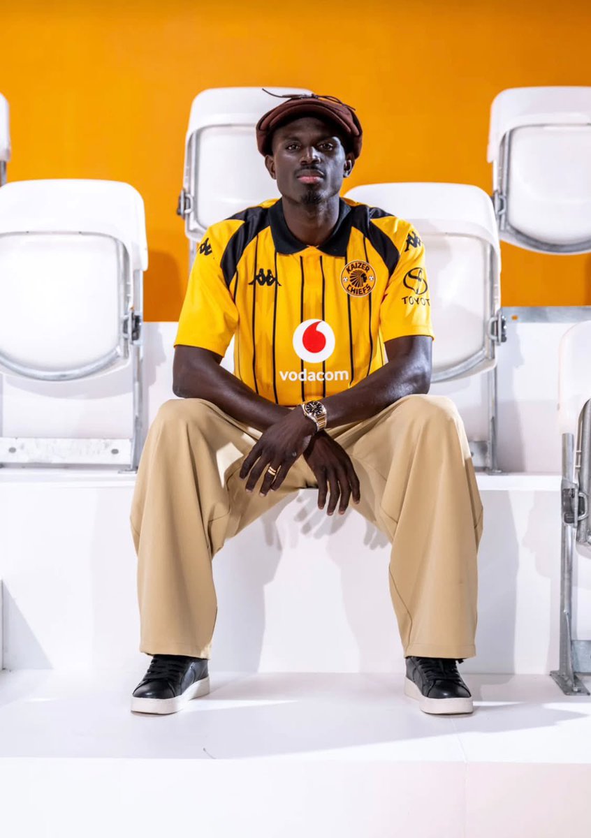 Evidence_Shongw's tweet photo. New home kit for Chiefs. Yay or Nay? https://t.co/5SkihtUgjB