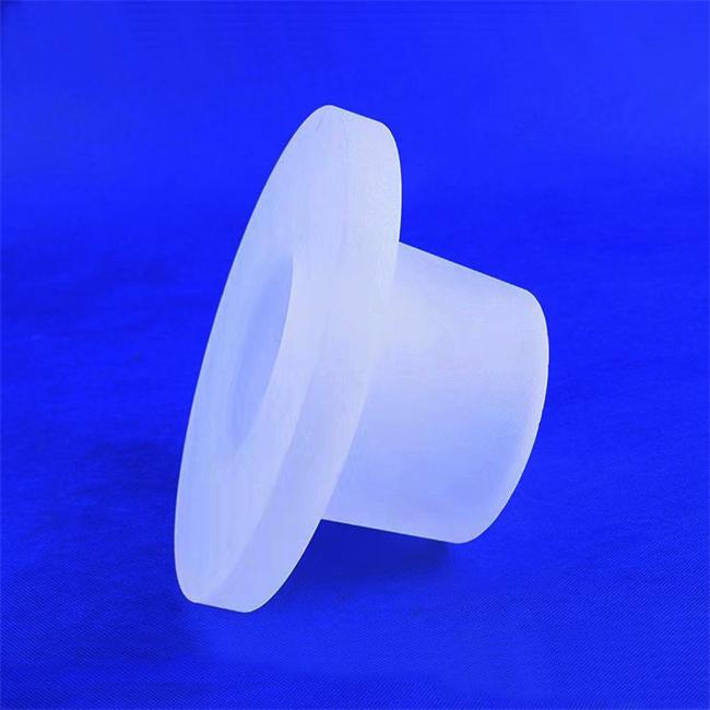 LuverreQuartz's tweet photo. In most highly corrosive gases—with the exception of hydrofluoric acid—high-purity quartz flanges, thanks to their excellent chemical inertness, typically achieve a stable service life of 1 to 2 years or even longer, with corrosion resistance 150 times that of ordinary stainless https://t.co/fTlQbn0Olo