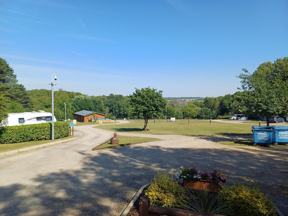 Camping_Direct's tweet photo. ๐ฒ Riddings Wood Holiday Park sits within 11 acres of woodland in the Derbyshire village of Riddings.
๐ Find out more:
https://t.co/K7gDZWmPBC
#derbyshire #alfreton #holidaypark #peakdistrict #visitengland https://t.co/RaL4Hy8Nfg