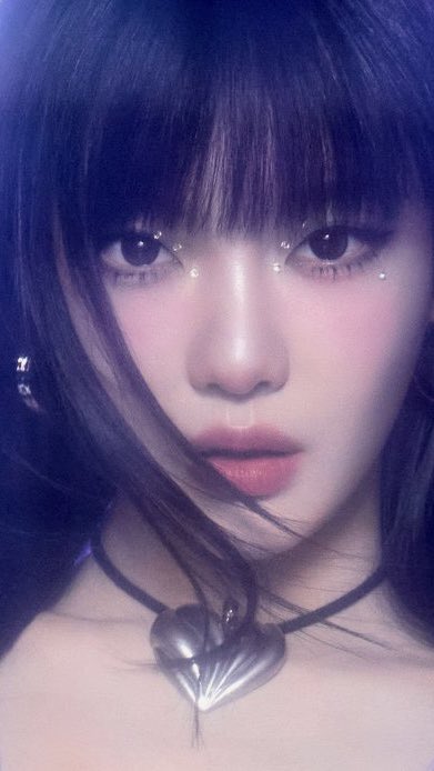 yizhuodaily's tweet photo. i've been in crazy love with her makeup for this cb https://t.co/rQgPKoUMMo