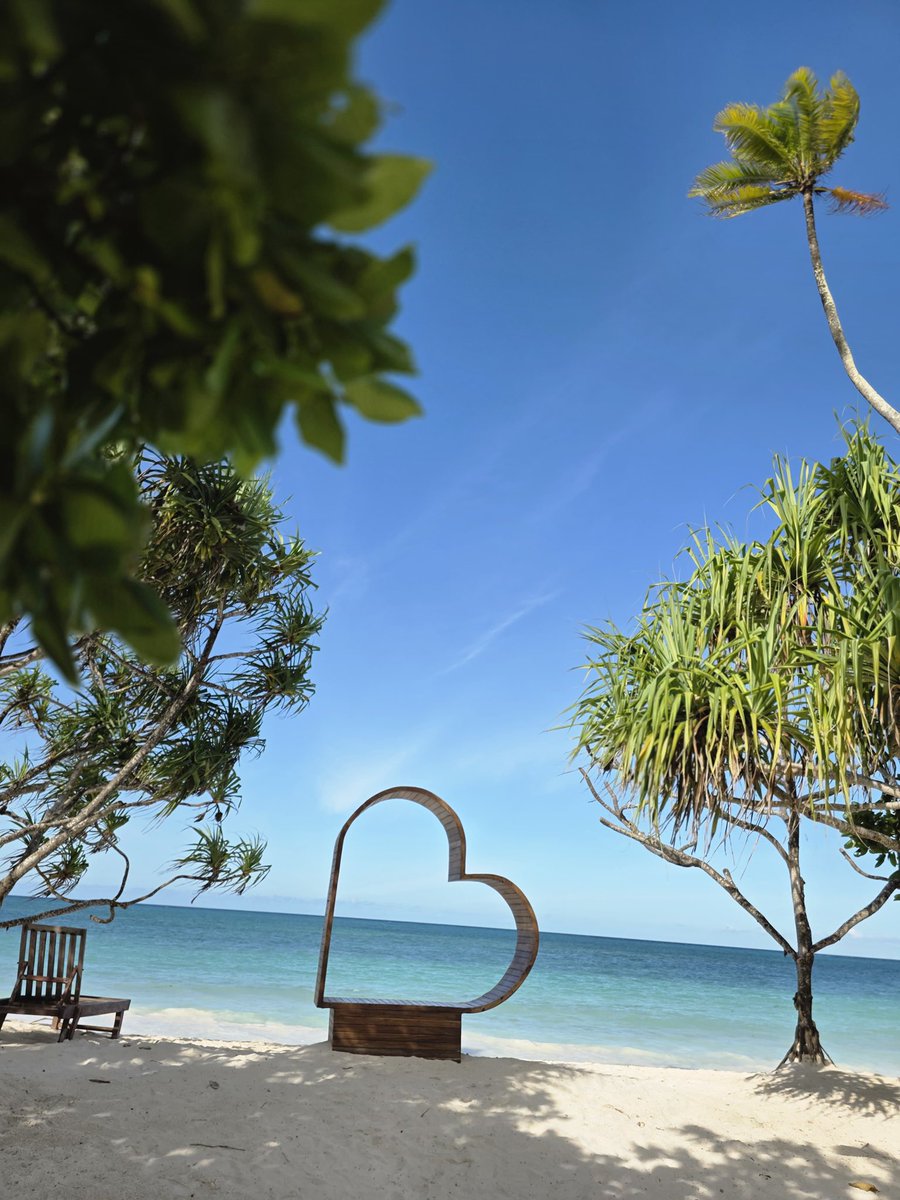 Stejos_Tours's tweet photo. Unreal Visibility: 

Ocean visibility is reaching up to 30 meters this month. If snorkeling at Mnemba Atoll is on your bucket list, there is literally no better time than now to go under the surface. 

#Zanzibar #TravelTips #AdventureAwaits https://t.co/PN5HWqYMnn