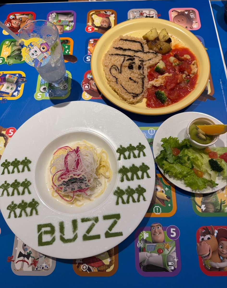 megu129y's tweet photo. トイ・ストーリーcafe🍽️
可愛かった♡ https://t.co/oFtUh0v06E