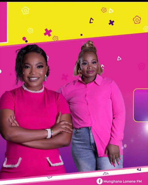 SwaRisimaMLFM's tweet photo. Ku sungula siku ra wena hi #SwaRisima , vunanga byo saseka na xikhongelo.
Yingisela @Munghana sweswi; u hlangana na @Djsoulcrusher na @NwaNyango 

📻 89.4 to 103.4 MHz
📞 0860 002 543
📱 065 744 3911
💻 https://t.co/NPtENZdO3h
🖥️ https://t.co/NN9Z5ebAMH https://t.co/WWiB7EjUHJ