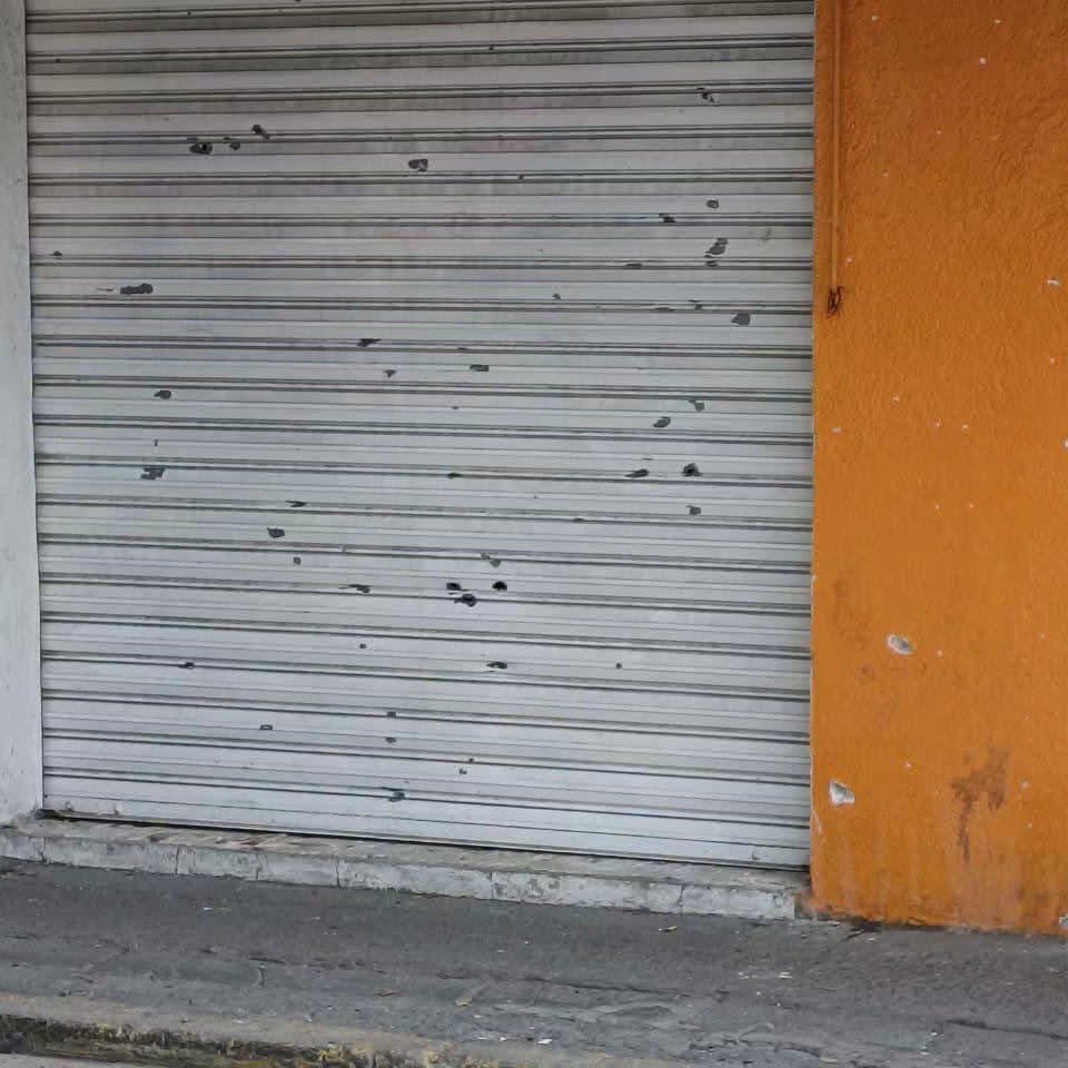 HalconOnce's tweet photo. @sally_supernova Fue el martes afuera de los tacos “El Paisa” un hombre de entre 35-40 años ejecutado a balazos… https://t.co/ySZnUMLWTL