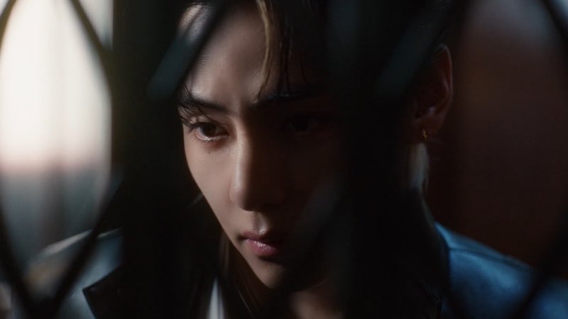 euphorikth's tweet photo. everything about him is absolutely stunning https://t.co/95vHiyWfI4