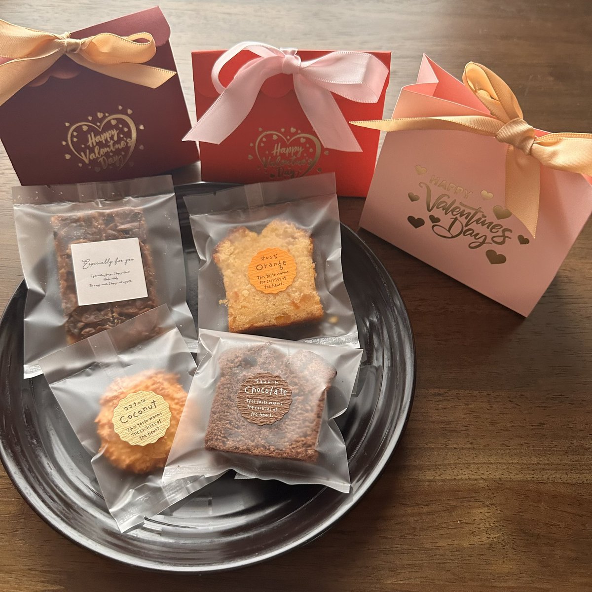 emih110427's tweet photo. プチギフト♡
❤︎チョコパウンドケーキ
❤︎オレンジパウンドケーキ
❤︎抹茶パウンドケーキ
❤︎フロランタン
❤︎ココナッツクッキー
❤︎生チョコガトーショコラ
#プチギフト
#パウンドケーキ
#バレンタインお菓子
#お菓子作り
#お菓子作り記録
#お菓子作り好きな人と繋がりたい https://t.co/AZoFNdObwd