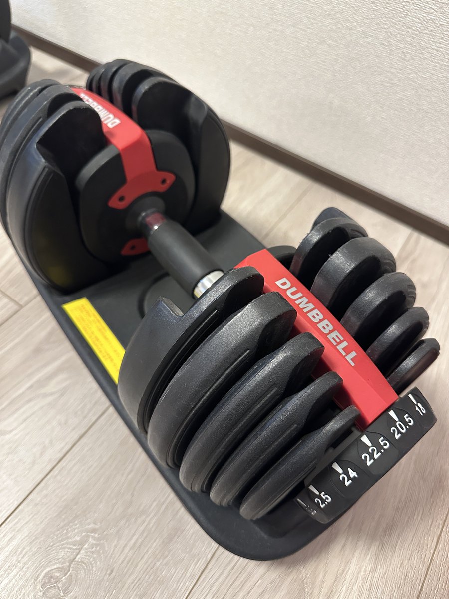 3年前に買った可変式ダンベル。 22000円もした。 ? https://t.co 