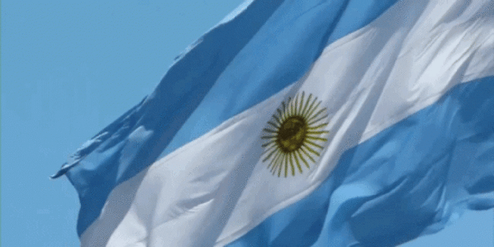 EncuentroDePat3's tweet photo. 9 DE JULIO. DÍA DE LA INDEPENDENCIA ARGENTINA.

La única bandera que debemos amar y que debe ser símbolo de unión para todos los argentinos. https://t.co/TcC9F4xYE6