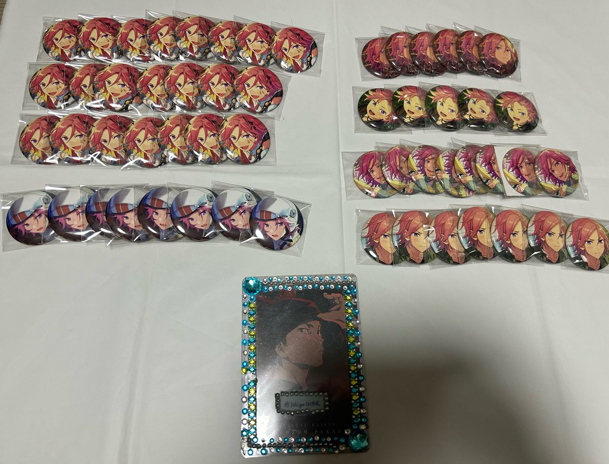ichigo1218d's tweet photo. 【交換,譲渡】あんスタ コレ缶 コレクション缶バッジ　ハート缶バッジ　中国

譲 | 真緒、こはく、みか、凛月、零、HiMERU，巽、レオ

求 | 定価＋送料

お気軽にお声掛け頂けますと幸いです🙇🏻 https://t.co/U8LyMhXZGo
