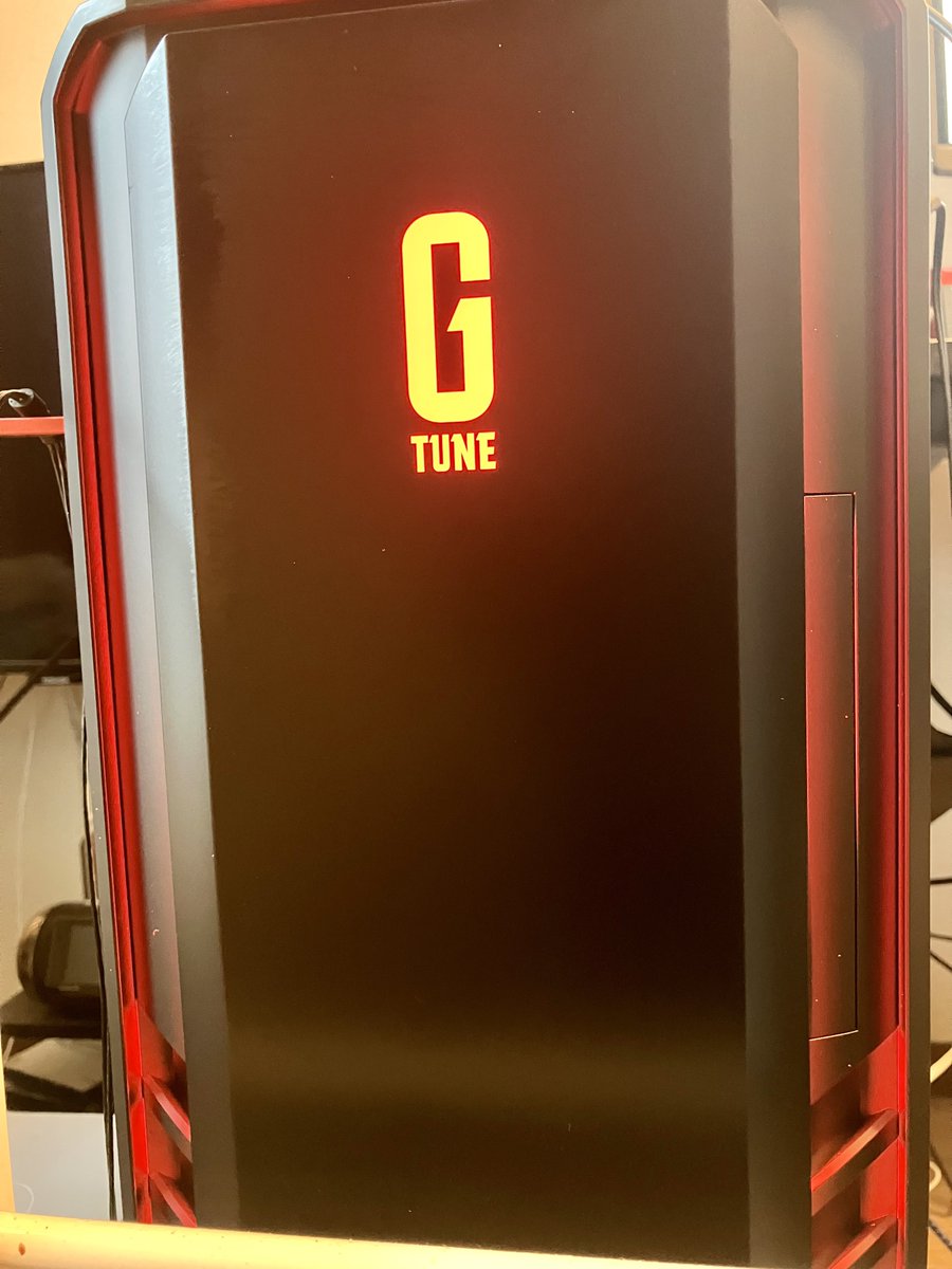 kurau_m's tweet photo. 【G TUNE DG-A7G7T】
⋆┈┈┈┈┈┈┈┈┈┈┈┈┈⋆
静音というより無音、耳近付けてもほぼpc音聞こえないレベル。
見た目は心底ダサい、良く言えばかわいい。 https://t.co/159V1T9yeY