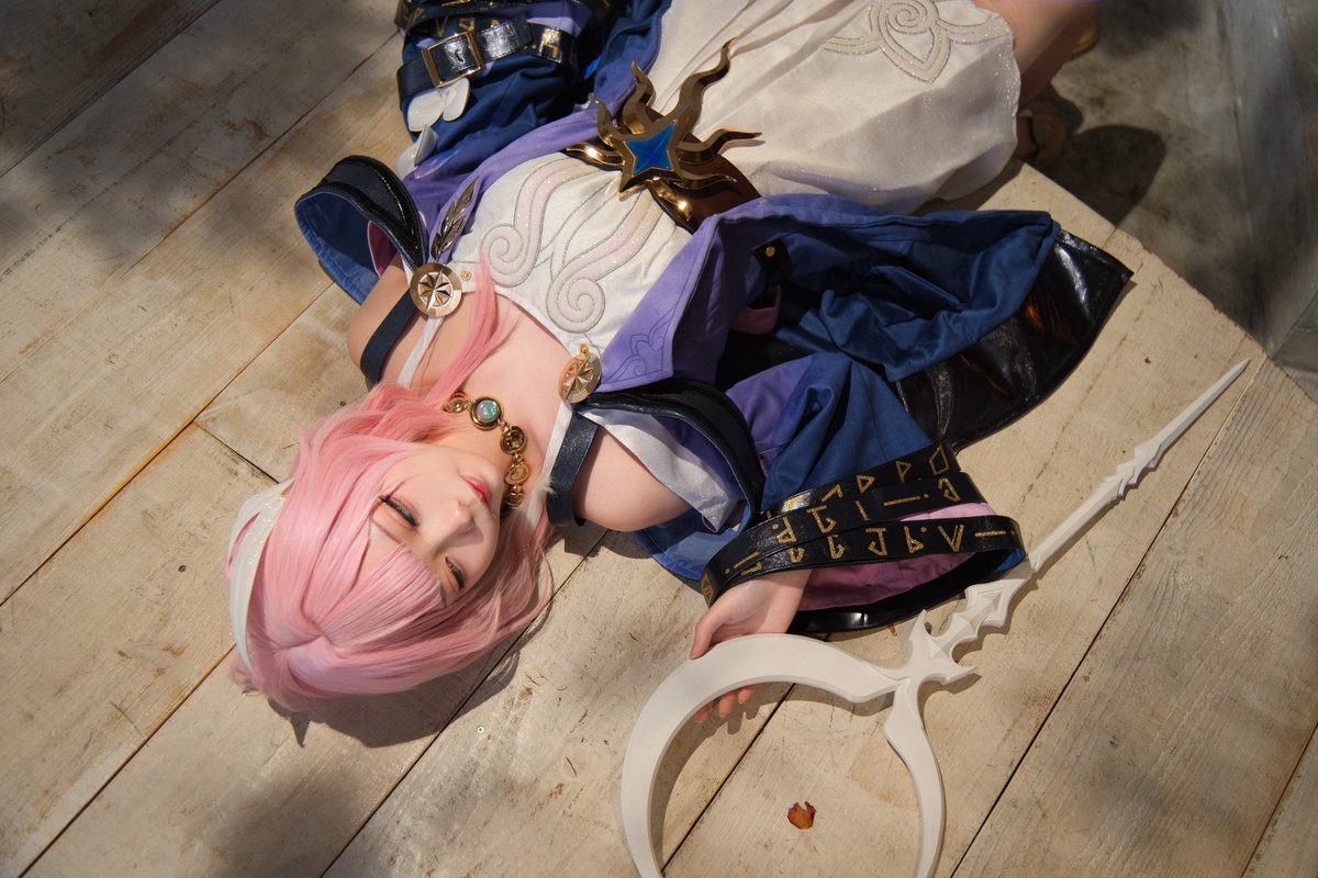 kisuzu_cosplay's tweet photo. ⚠︎コスプレ/cosplay

崩壊：スターレイル / キュレネ 昔涟

「笑って、ね？♪」

📷@_kk114_ 
撮影ありがとうございました！

#スタレコスプレ #コスプレ https://t.co/KCRyUabgA5