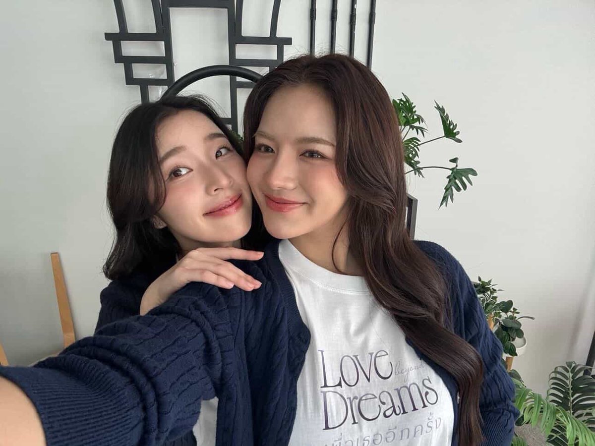 NgocHoaaa22's tweet photo. It’s here again—a brand new award for couples! 
My dear loves, don’t forget to vote every 10 minutes!
LoveBeyondDream is our choice, so let’s vote together for MieAya! Fighting! 🫶✨
又来啦！这是属于情侣的新奖项！
亲爱的大家，记得每10分钟投一次票哦！💖
LoveBeyondDream 就是我们的选择！大家一起为 MieAya 投票吧！加油！🫶✨
มาอีกแล้ว! รางวัลใหม่สำหรับคู่รักมาแล้ว 🥳
ที่รักทุกคน อย่าลืมโหวตกันนะ ทุก ๆ 10 นาที! 💖
LoveBeyondDream คือตัวเลือกของพวกเรา มาร่วมโหวตให้ MieAya ไปด้วยกันนะ! สู้ ๆ 🫶✨
Vote here : https://t.co/0HUu4Xoujd

#lovebeyonddreams #mieaya #miephat #ayaorapan