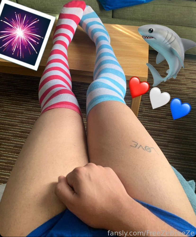 FreeZeBreeZee's tweet photo. Hot take not all femboys will become trans girls so stop trying to push it on to them . Just because a lot of trans girls start off as femboys doesn’t mean all femboys will be trans girls . Let me femboy / non binary my life in peace stop being toxic to my boys they are not eggs https://t.co/roDxyyi50W