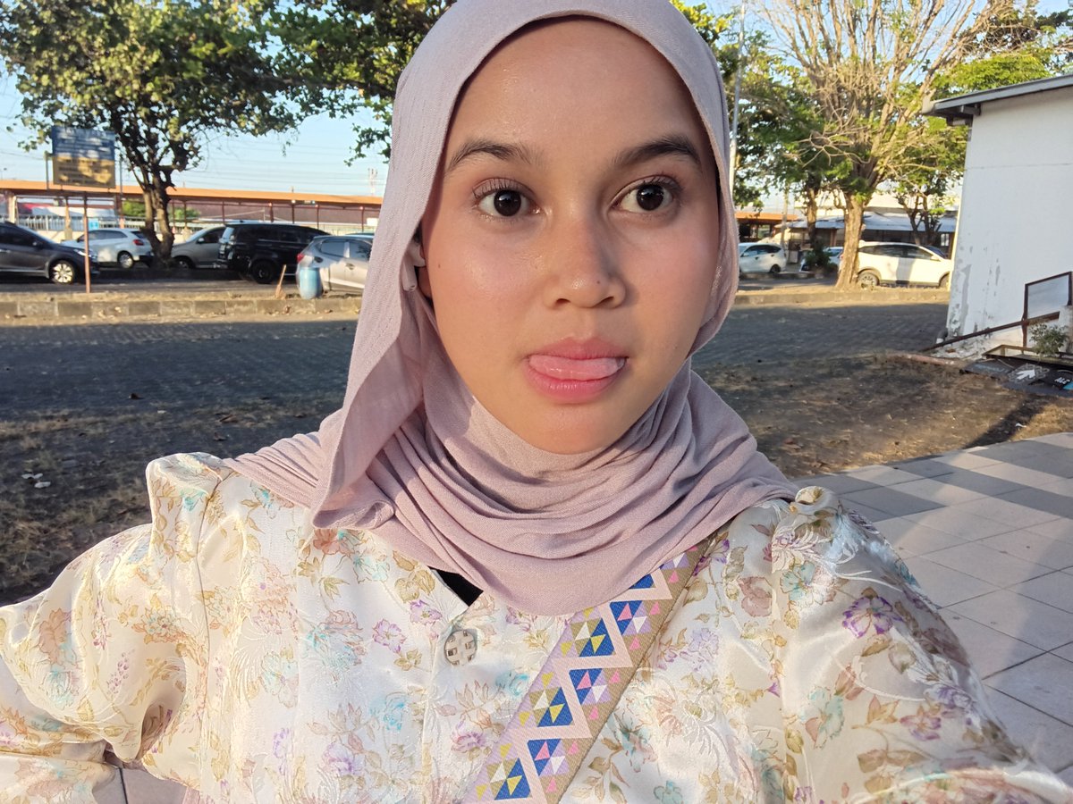 naffzoopiaa's tweet photo. post selfieku disini aja deh https://t.co/TPqwpOul1C