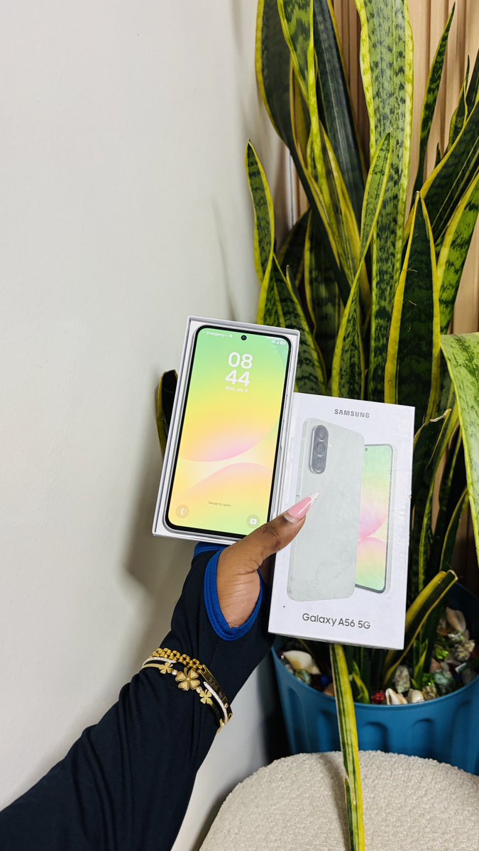 PhoneExpressKe's tweet photo. CAPTURE THE MOMENT 🔥

Samsung Galaxy A56 5G
Condition:Mint Pristine 💧
Color Code:Awesome Olive🍈
8GB Ram|256GB storage
2 Weeks Old📆
Neat🫧
OPEN BOX📦 
📸50 Megapixels
🔋5000mAh
📺Super Amoled,120Hz,HDR10+
       6.7 inches Screen
📶Physical Dual Sim Cards
🎥4K@30fps
⚙️Powered By Exynos 1580 (4nm)
🫆On-Screen Fingerprint 
🗜️198 Grams
🔊Stereo Speakers
📑12 Months Warranty 
🏷️Free 25 Watts Super Fast Adapter + Cable
🏷️Free Premium Silicone Case 
🏷️Free Deluxe OG Screen Protector 
Countrywide Delivery 📦🚚
39,000ksh
Happy Shopping 🛍️🛒