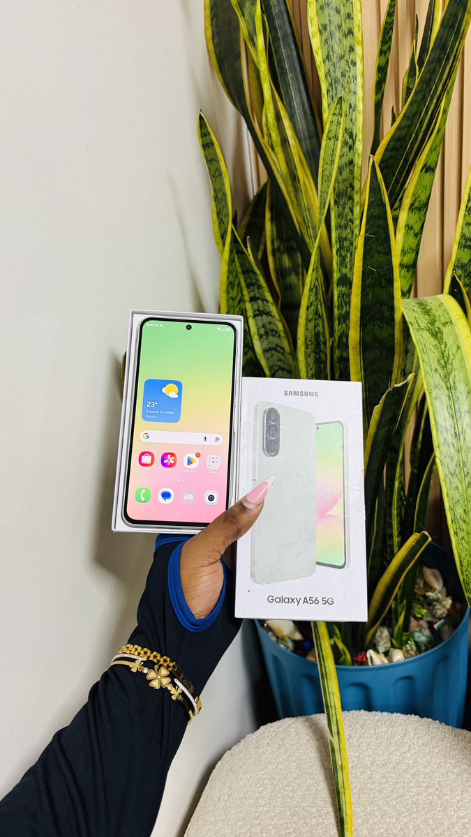 PhoneExpressKe's tweet photo. CAPTURE THE MOMENT 🔥

Samsung Galaxy A56 5G
Condition:Mint Pristine 💧
Color Code:Awesome Olive🍈
8GB Ram|256GB storage
2 Weeks Old📆
Neat🫧
OPEN BOX📦 
📸50 Megapixels
🔋5000mAh
📺Super Amoled,120Hz,HDR10+
       6.7 inches Screen
📶Physical Dual Sim Cards
🎥4K@30fps
⚙️Powered By Exynos 1580 (4nm)
🫆On-Screen Fingerprint 
🗜️198 Grams
🔊Stereo Speakers
📑12 Months Warranty 
🏷️Free 25 Watts Super Fast Adapter + Cable
🏷️Free Premium Silicone Case 
🏷️Free Deluxe OG Screen Protector 
Countrywide Delivery 📦🚚
39,000ksh
Happy Shopping 🛍️🛒