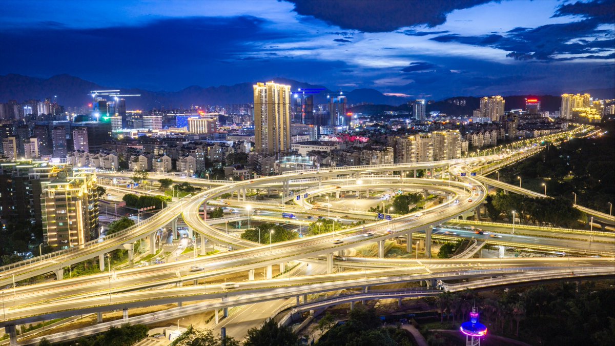 ZFuzhou7686's tweet photo. ⚙️#MadeinFuzhou | 🌃A total of 4,392 #smart streetlights are now in operation across Fuzhou! 🤩
#SustainableFuzhou #MadeinChina #SmartCity #TechforGood #technology #Fuzhou #CleanEnergy https://t.co/k0X0zrZekc
