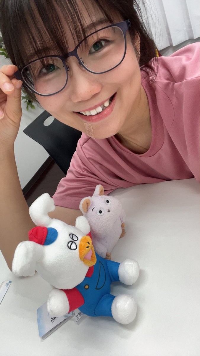 skr1842's tweet photo. 今日は公開収録で、ぬい活！
というわけでメガネキャラでやってみましたあ✌️
顔の傷が目立たなくなったら、撮影会またやりたいな、とか思ってます|ω・๑)ｺｿｯ
#1日1あやひめ https://t.co/nRGQjnyWIN