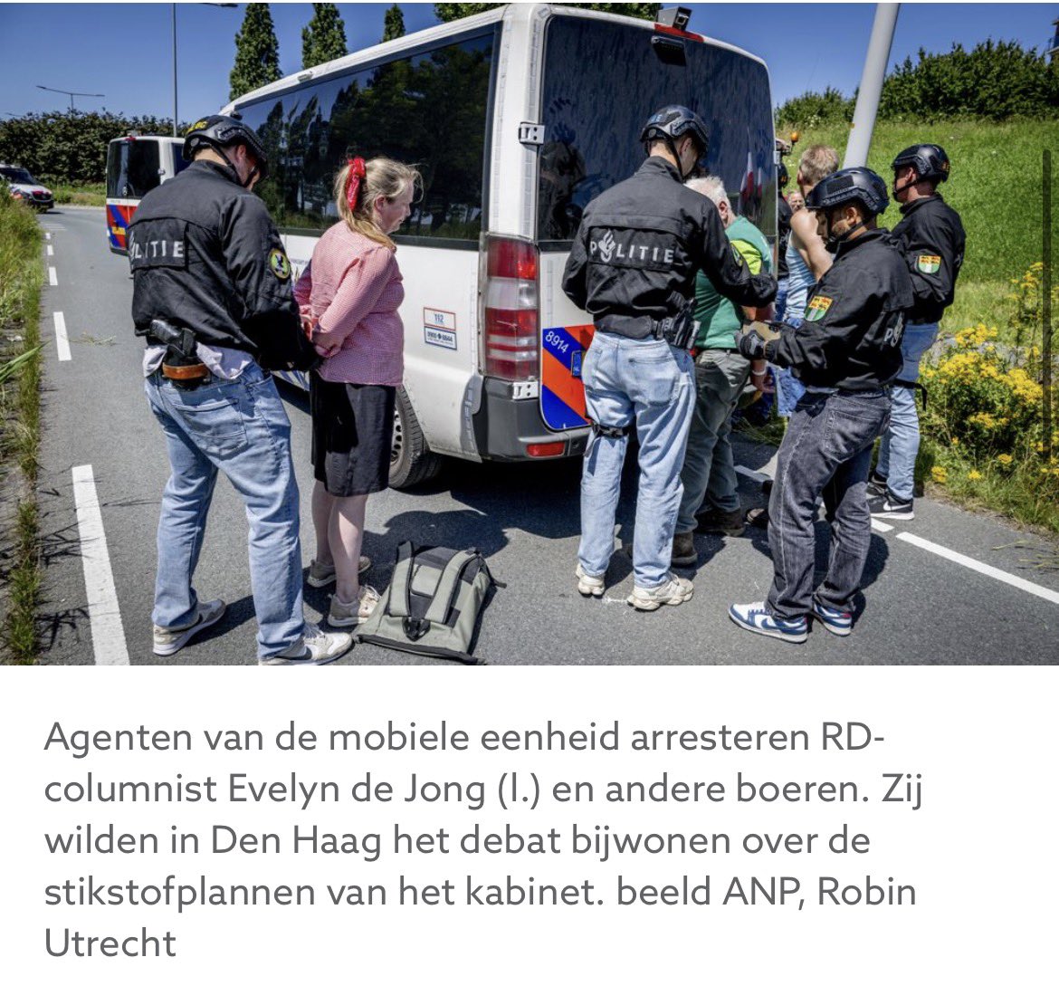 mariannezw's tweet photo. Schande schande schande. Ik weet dat je druk bent @RicharddeMos maar ik wil hier snel eens met jou over praten 🎥🎙️

https://t.co/DbeaY6ndZf https://t.co/Mi0iv72ZkX