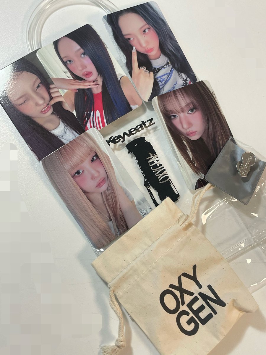 pcpapcsg's tweet photo. Wts) 키비츠 OXYGEN 쇼케이스 입장 선물 양도

포카5종 + 더스트백 + pvc백 + 뱃지 일괄 7.0

아래 오픈채팅으로 연락주세요
https://t.co/JEHlB2QW7X

keyveatz newy umjione kangyeseul sonjuone kimyuna showcase photocard pc poca 유이 엄지원 강예슬 손주원 김유나 쇼케 포토카드 미공포 역조공 https://t.co/id3BXWCDSW
