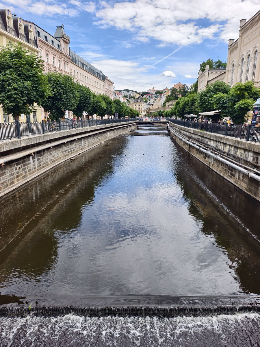 CybertruckEU's tweet photo. #karlovyvary are beatiful during #KVFF https://t.co/Bpq2BZmvWV