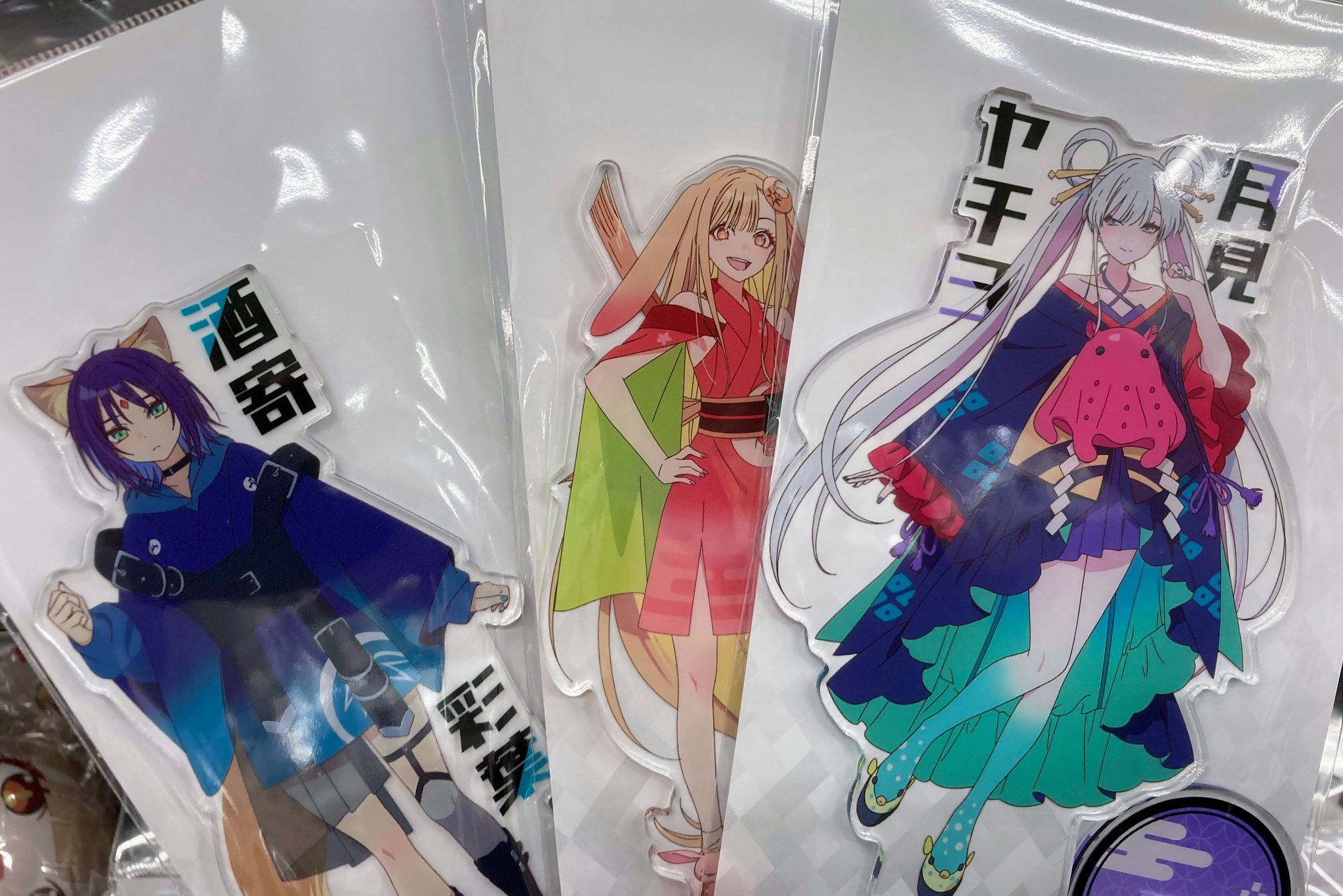超かぐや姫 グッズ 入場者特典第1弾 アクリルスタンド 缶バッジ アニメイト長崎 on X: 
