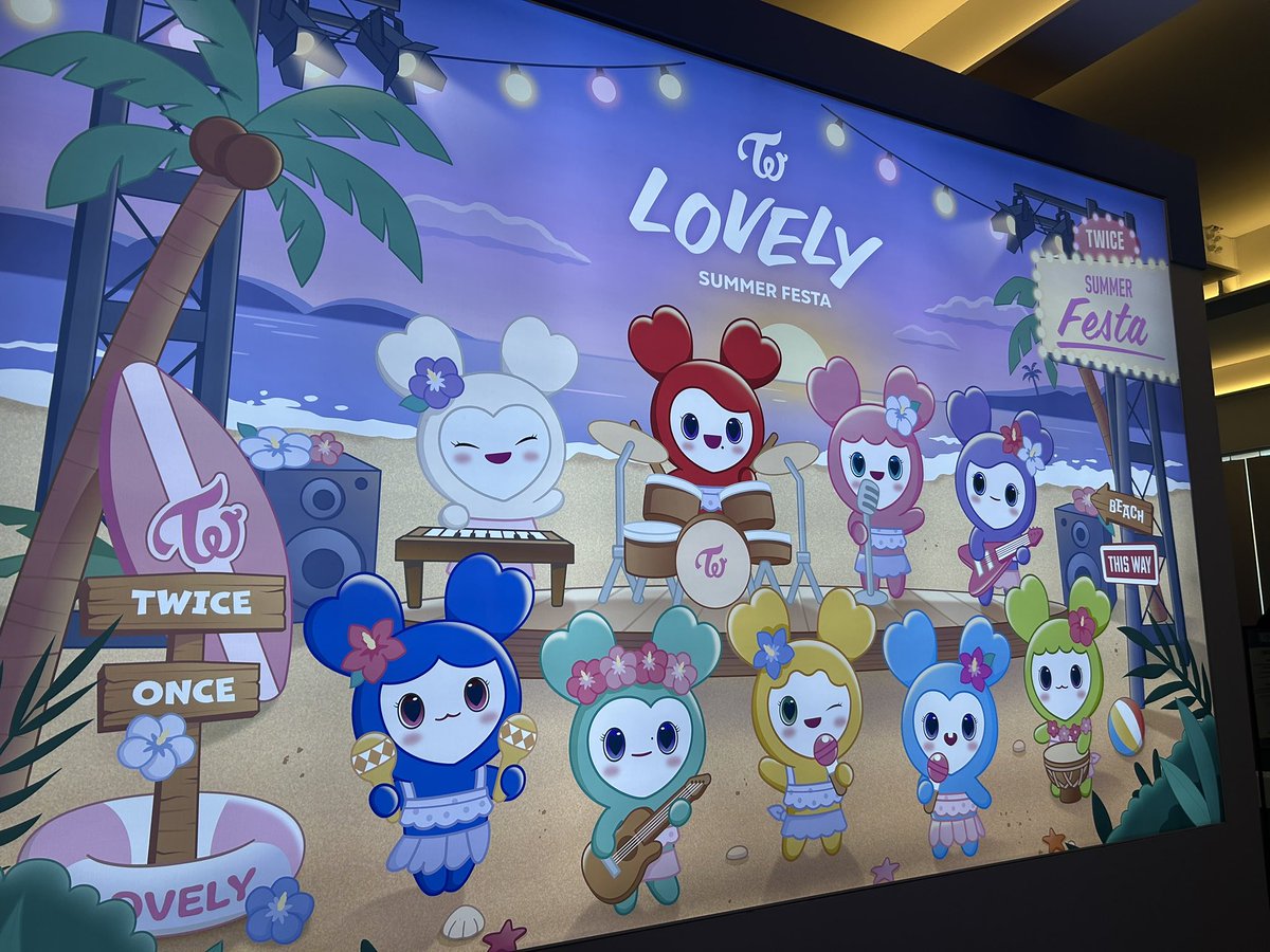 mawrinteanyo's tweet photo. 💗💗 #twice_thisisfor_popup #fans_shop https://t.co/dFzXoH712w