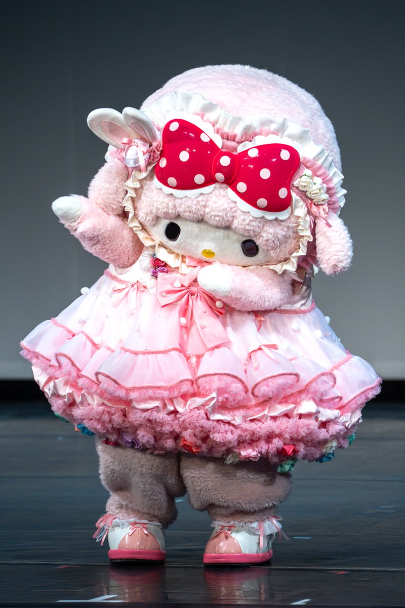 PYASEKAI's tweet photo. ピアノちゃんの考えるカッコいいポーズ（かわいい） https://t.co/9UX5nnqXW2