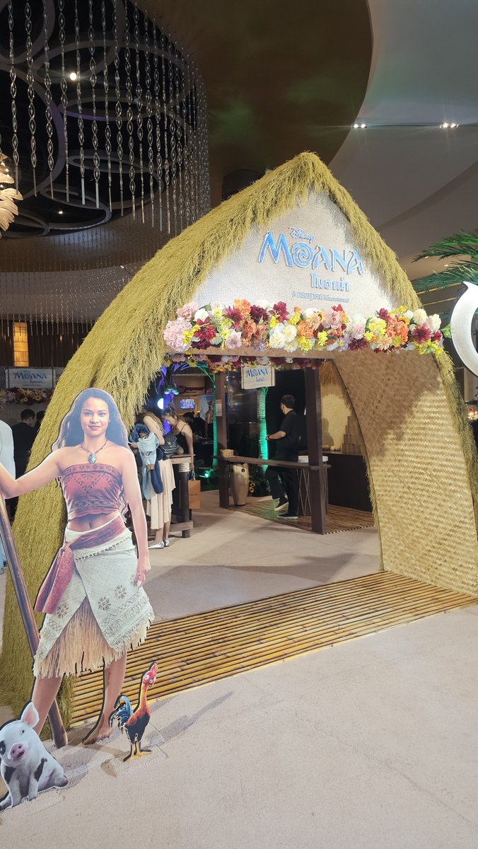 phonphun_pook's tweet photo. ใครมาดูหนังกับอิงล็อตวันที่ 12 นี้ มีโซนกิจกรรมของหนังที่ชั้น 5 คนที่มีตั๋วหนังมาโชว์ตั๋วหนังเพื่อร่วมกิจกรรมได้ฟรีเลยค่ะ มีเกมส์ให้เล่น 2เกมส์

🗓 วันอาทิตย์ที่ 12 กรกฎาคม 2569 
📽 รอบ 12.00 น. 
📍 โรงสยามภาวลัย พารากอน ซีนีเพล็กซ์

📌ซื้อตั๋วรอบพิเศษทาง Major App และ https://t.co/S8wOxM7fwI 

#MoanaTH #อิงล็อต #englot #บ้านคู่อิงล็อต #อิงฟ้าวราหะ #EngfaWaraha #ชาล็อตออสติน #CharlotteAustin