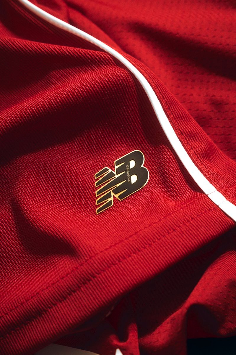 Footy_Headlines's tweet photo. 🔴✨ A fiery new look for the Liga MX. New Balance keeps delivering absolute class with their latest 26-27 release. https://t.co/vKkHpQbuW3