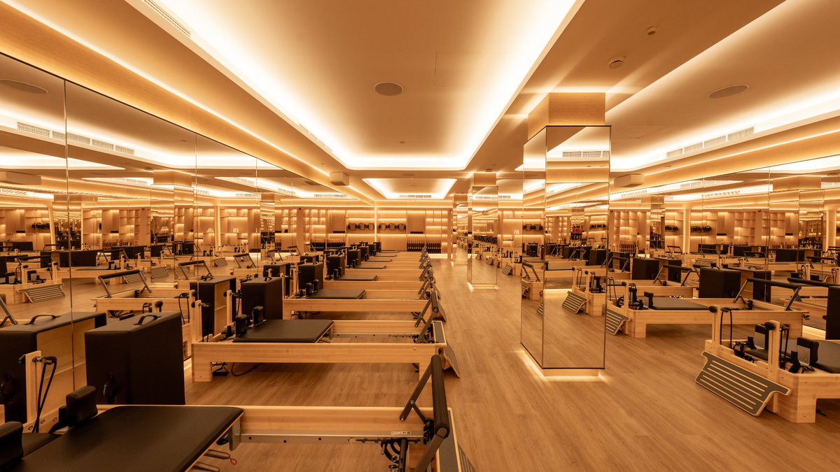 AradaLiving's tweet photo. Formative is expanding its Abu Dhabi footprint with FitnGlam Masdar, a 22,000 sq ft superclub opening at My City Center Masdar in Q4 2026. The club will be FitnGlam's seventh UAE location and the first to feature a dedicated Megaformer studio, alongside boutique studios powered by Platform, premium recovery facilities and luxury amenities designed exclusively for women. This milestone reflects our continued commitment to helping members achieve their fitness and wellbeing goals — in a thriving community built by women, for women. https://t.co/QLIKKVtpAC