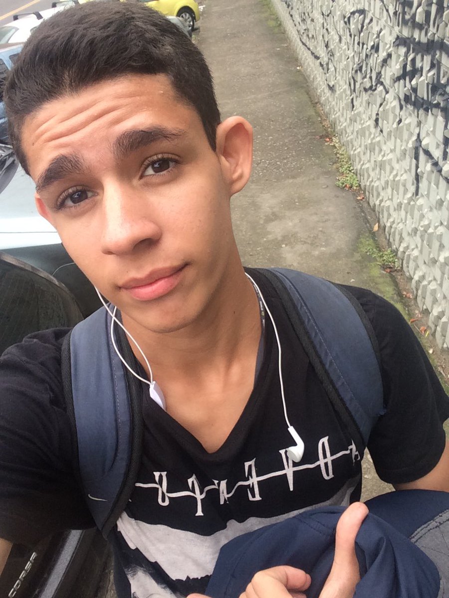 wendleu's tweet photo. 20/30 

se cuidar é papo de viado https://t.co/TgThxWS71k