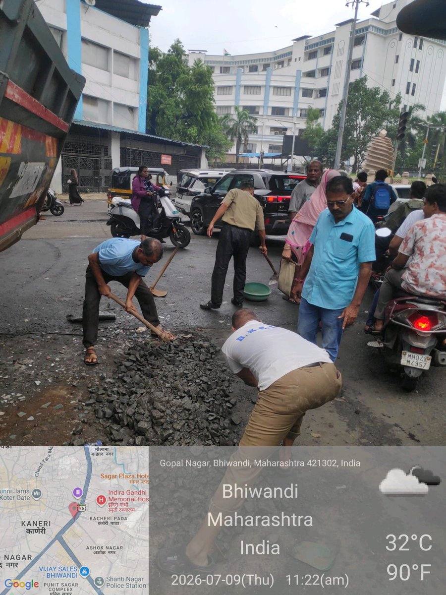 bncmcbhiwandi's tweet photo. भिवंडी निजामपूर शहर महानगरपालिका अंतर्गत प्रभाग समिती क्र. 02, येथील परिसरात रस्त्यांवरील खड्डे बुजविण्याचे काम सुरू आहे.
#bncmc #bncmcwork #roadwork #monsoonprecautions https://t.co/wrjzFmugXw