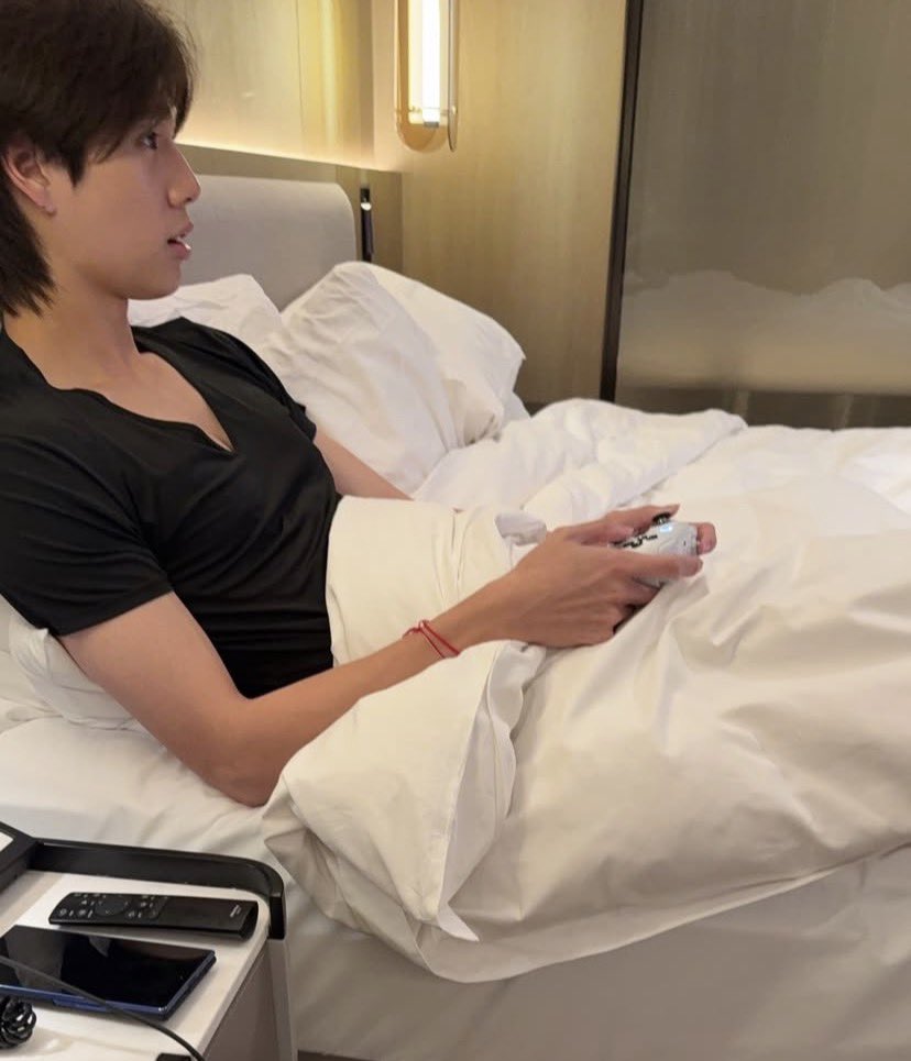 drarry_175's tweet photo. ป้าว่าเรามูฟออนจากรูปเซ็ตนี้เร็วเกินไป https://t.co/aPsv5DcSsq