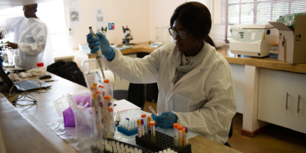 WitsUniversity's tweet photo. A Wits-led study is helping shape the future of healthcare in South Africa.

GENARK-SA, a Wits University-led study investigating the genetic basis of chronic disease in diverse African populations, has been selected as part of the landmark SA110k Human Genome Programme. The national initiative will build broad genetic evidence on the causes of disease and help lay the foundation for a South African clinical genomics ecosystem.

🔗 Read More: https://t.co/jUJ6MwnaFn

#WitsForGood #WitsResearch #ResearchForGood